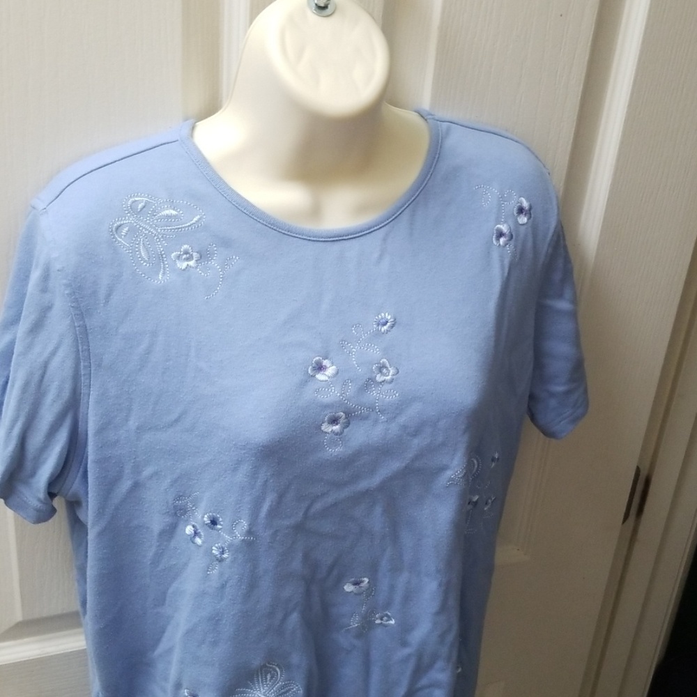 Light blue embroidered t-shirt. Large.